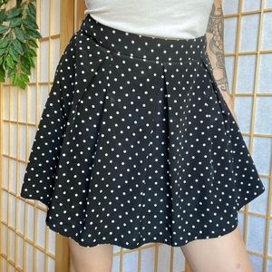 📓SOLD - POLKA DOT BLACK AND WHITE SKIRT